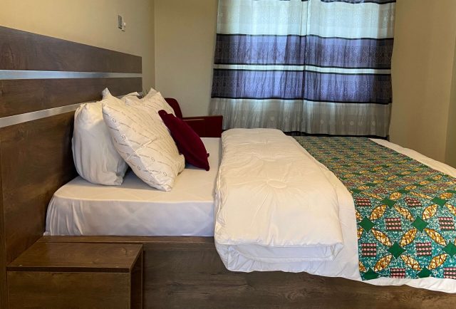 medium room 1