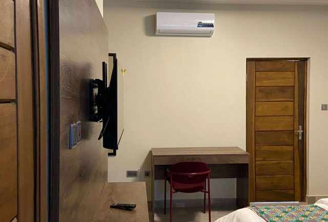 medium room 2