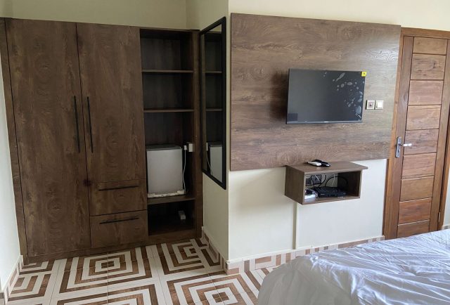 medium room 6
